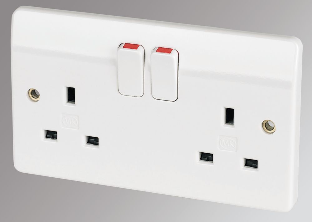 MK 13A 2-Gang DP Switched Plug Socket White