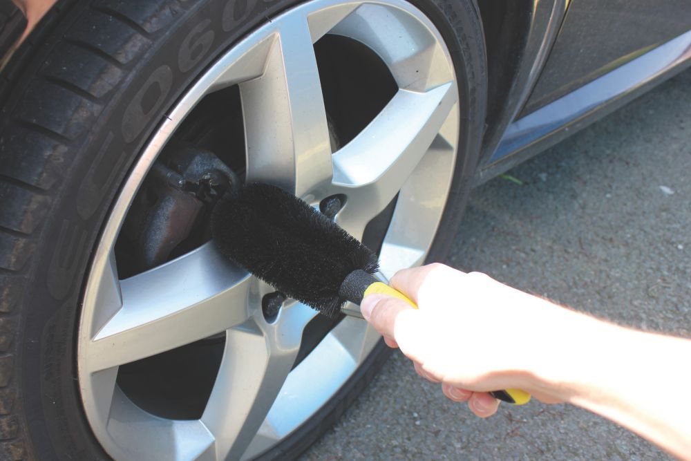 EXPIRED Alloy Wheel Cleaning Brush Screwfix — MoneySavingExpert Forum