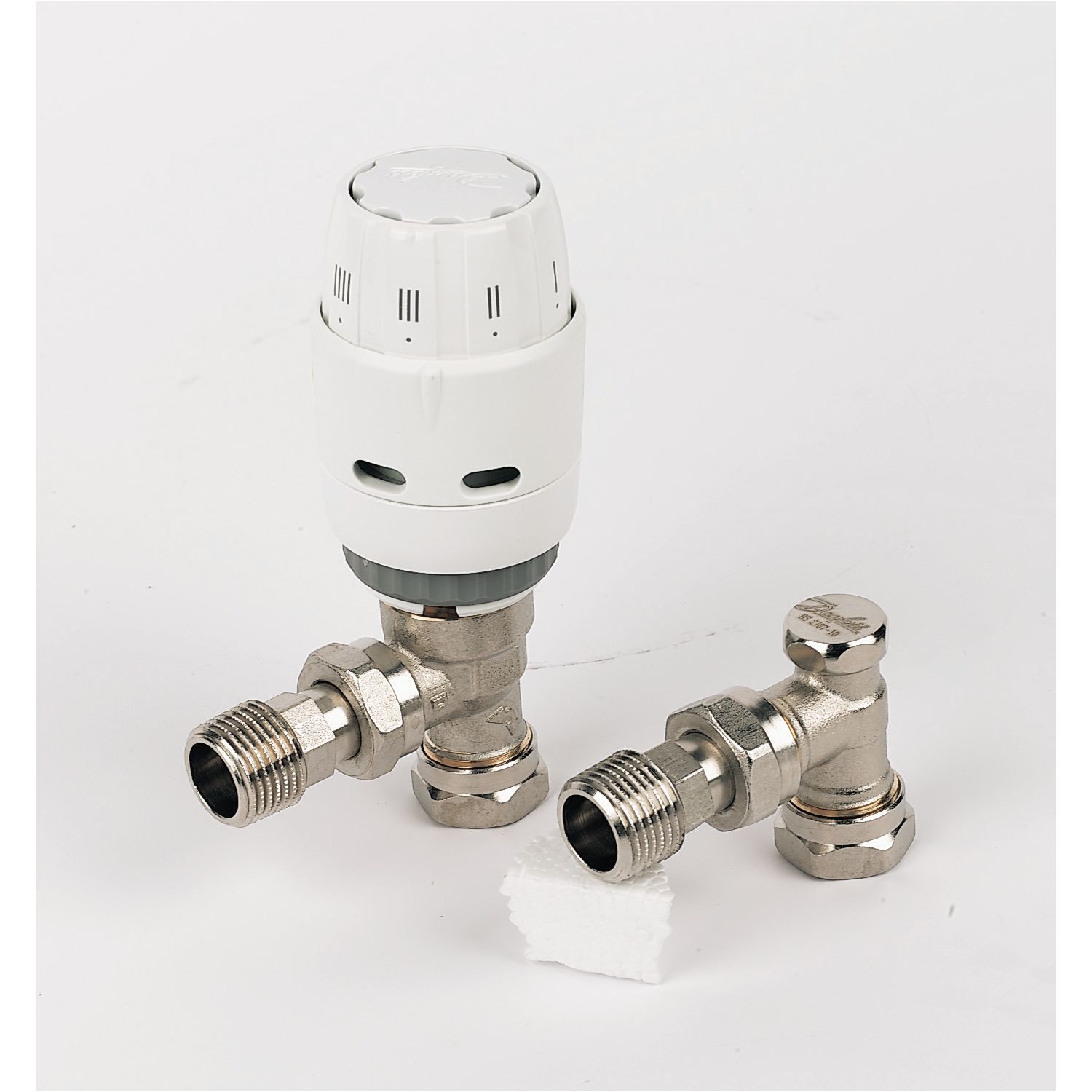 Danfoss RAS-C² 15mm x 1/2" White/Nickel-Plated Angled & L/S Traditional Thermostatic Radiator Valve & Lockshield (49331)