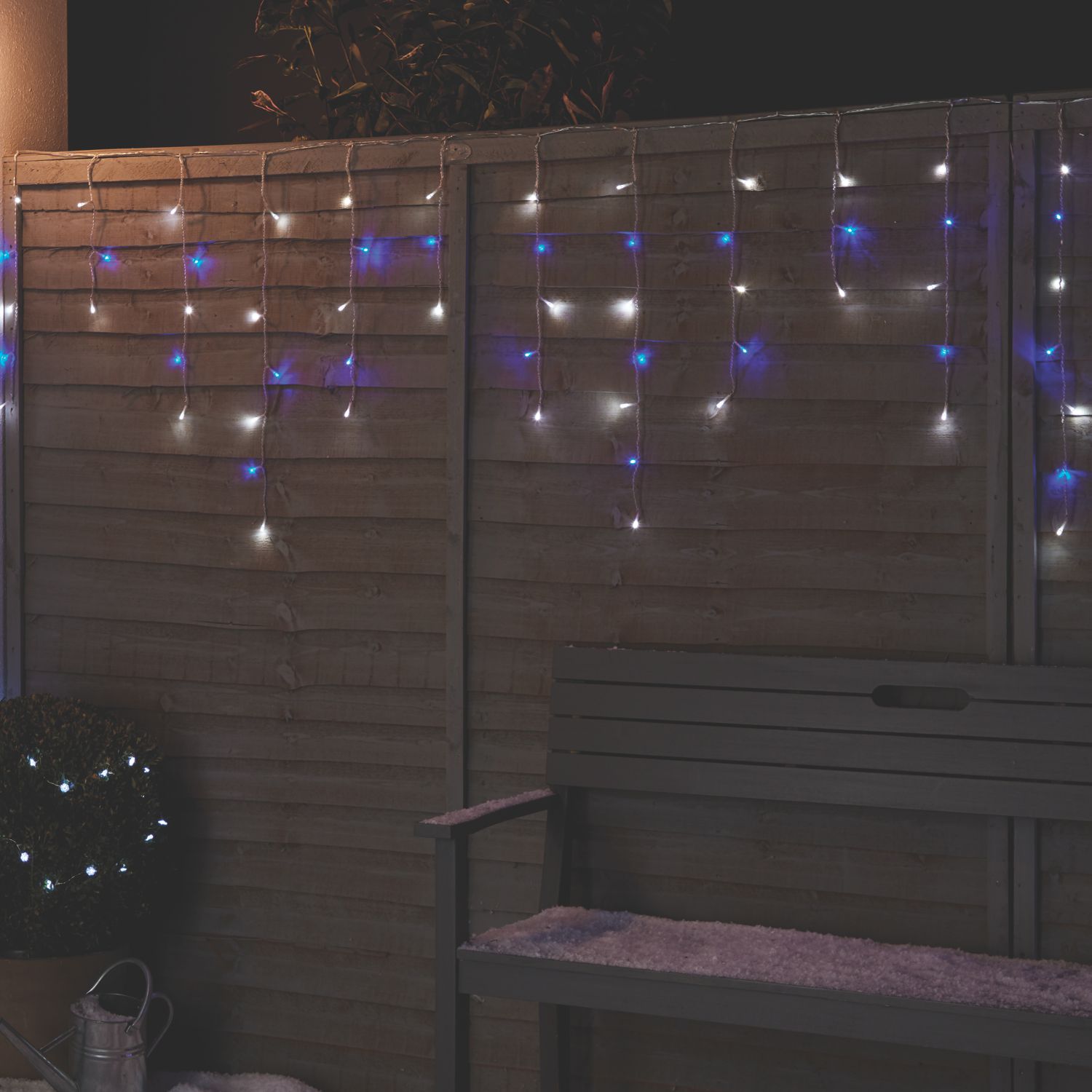 300 LED Indoor & Outdoor Blue & White Icicle Christmas Lights (550CL)