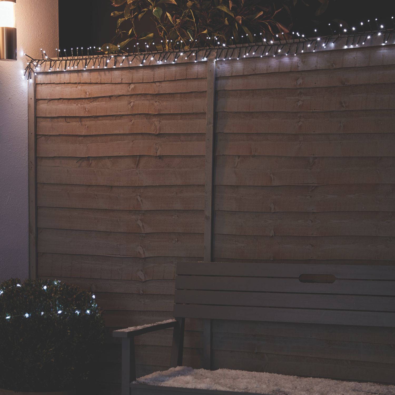 2000 LED Indoor & Outdoor Ice White Cluster Christmas Lights (747CL)