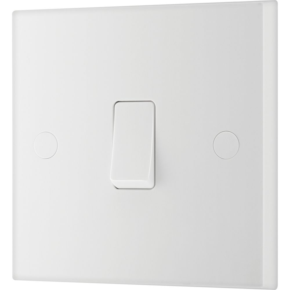 Image of British General 900 Series 10AX 1-Gang 1-Way Light Switch White 