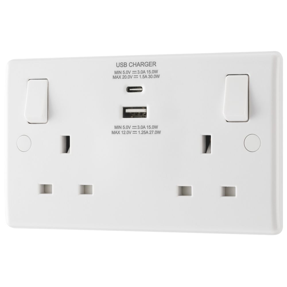 Image of British General 800 Series 13A 2-Gang SP Switched Socket + 3A 2-Outlet Type A & C USB Charger White 
