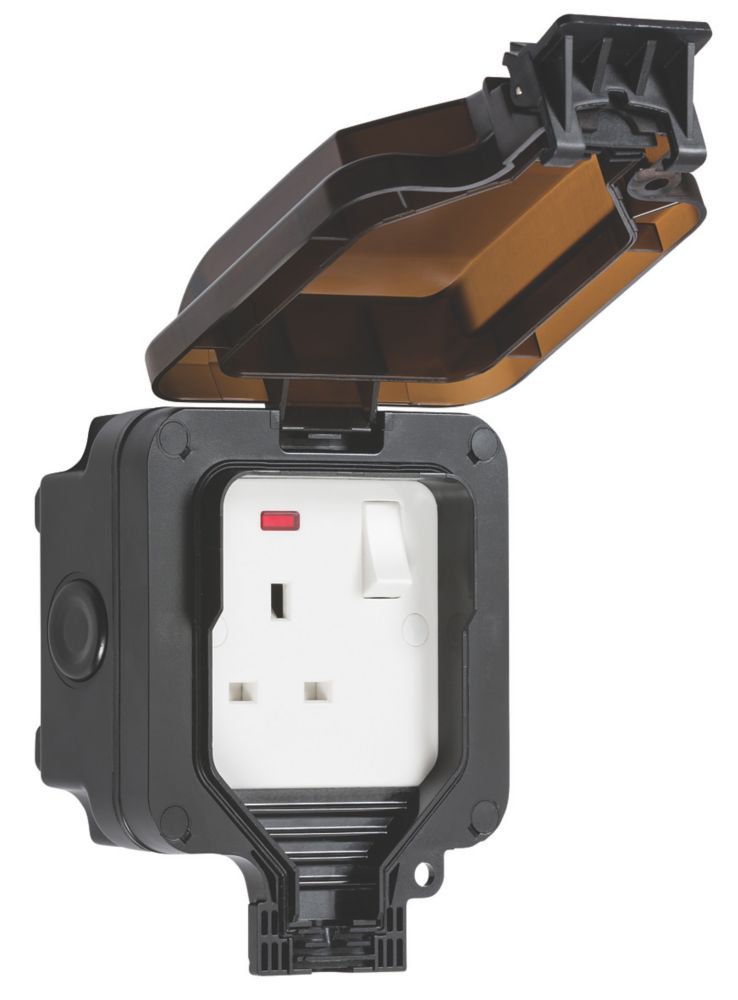 Image of Knightsbridge IP66 13A 1-Gang DP Weatherproof Outdoor Switched Socket 
