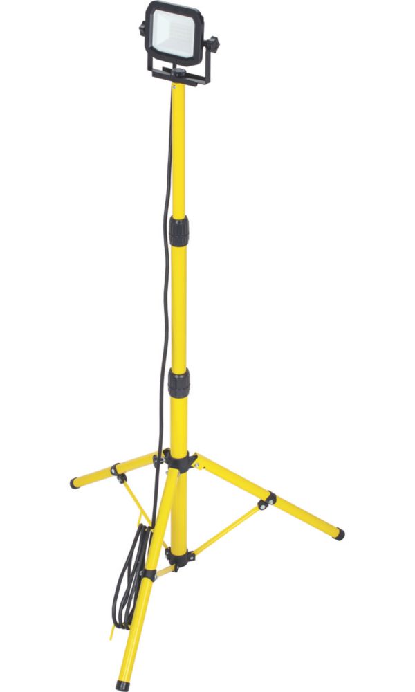 Image of Luceco LED Tripod Work Light 20W 2200lm 110V 
