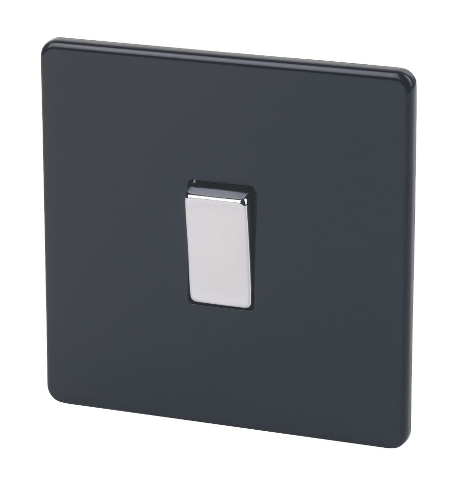 Image of Varilight 10AX 1-Gang Intermediate Switch Jet Black 