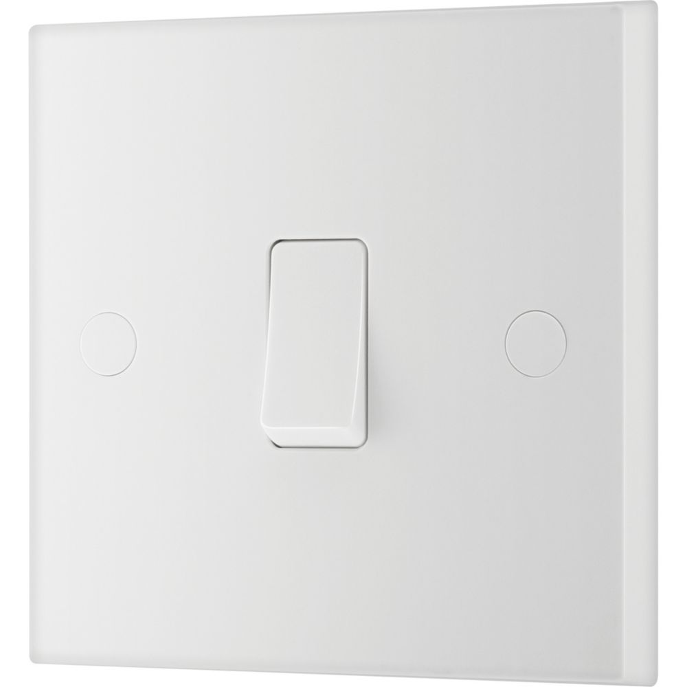 Image of British General 900 Series 10AX 1-Gang Intermediate Switch White 