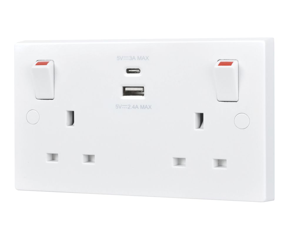 Image of British General 900 Series 13A 2-Gang SP Switched Socket + 4.2A 2-Outlet Type A & C USB Charger White 