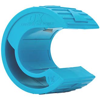 Image of OX PolyZip 35mm Manual Plastic Pipe Cutter 
