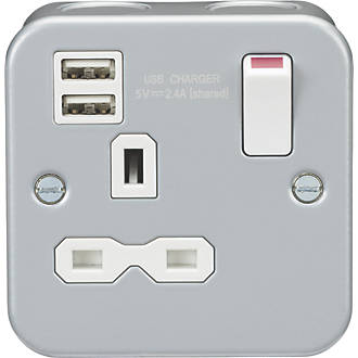 Image of Knightsbridge 13A 1-Gang SP Switched Metal Clad Socket + 2.4A 2-Outlet Type A USB Charger with White Inserts 