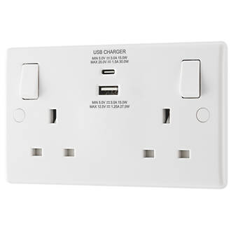 Image of British General 800 Series 13A 2-Gang SP Switched Socket + 3A 2-Outlet Type A & C USB Charger White 