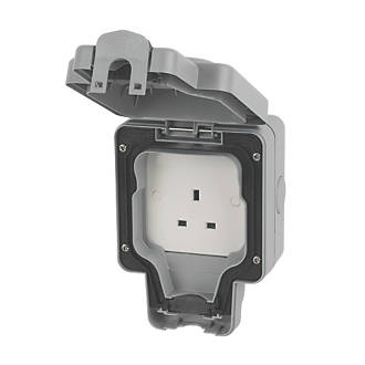 Image of MK Masterseal Plus IP66 13A 1-Gang Weatherproof Outdoor Unswitched Socket 