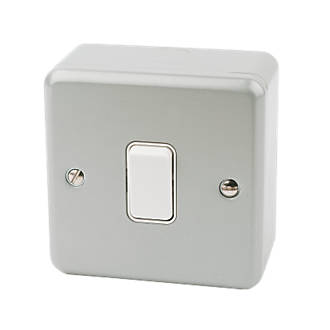 Image of MK Metalclad Plus 10AX 1-Gang 2-Way Metal Clad Light Switch with White Inserts 