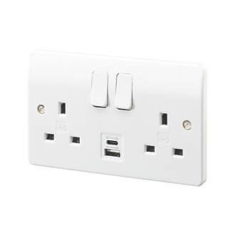 Image of MK Logic Plus 13A 2-Gang DP Switched Socket + 3A 2-Outlet Type A & C USB Charger White with White Inserts 