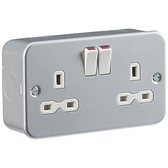Image of Knightsbridge 13A 2-Gang DP Switched Metal Clad Metal Clad Socket with White Inserts 