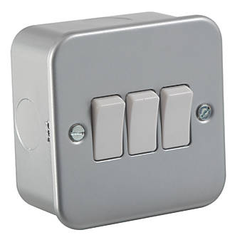 Image of Knightsbridge 10AX 3-Gang 2-Way Metal Clad 10AX Switch with White Inserts 