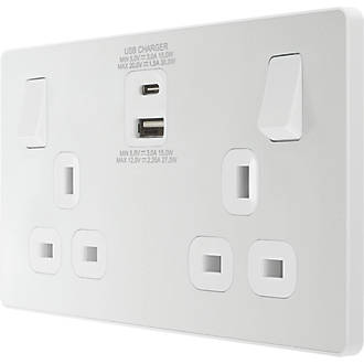 Image of British General Evolve 13A 2-Gang SP Switched Socket + 3A 2-Outlet Type A & C USB Charger Pearlescent White with White Inserts 