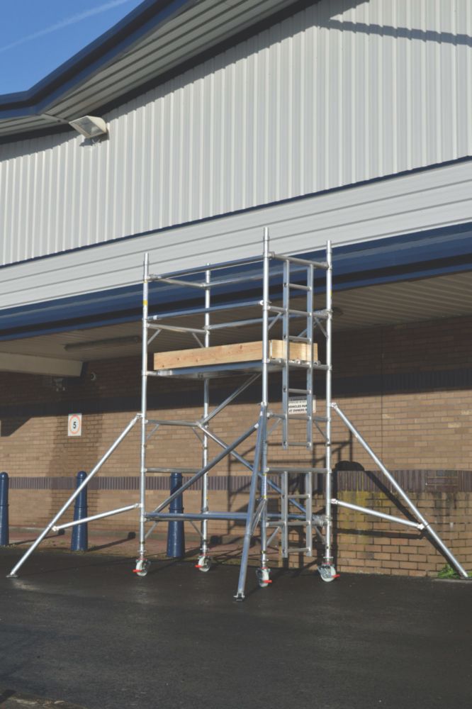 Narrow Scaffold Towers | Work Towers | Screwfix.com