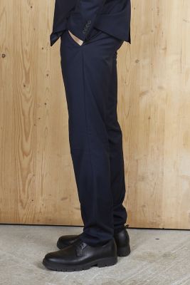 PANTALON DE COSTUME TAILLE ÉLASTIQUÉE HOMME<br/><p>Pièce emblématique du dressing masculin, ce pantalon est élégant et intemporel. Avec sa matière souple mi-saison et sa taille élastiquée, il s'adapte à toutes les morphologies. Pouvant se porter en costume 3 pièces pour un évènement formel ou avec un tee-shirt pour un look décontracté.</p> NEOBLU GABIN MEN