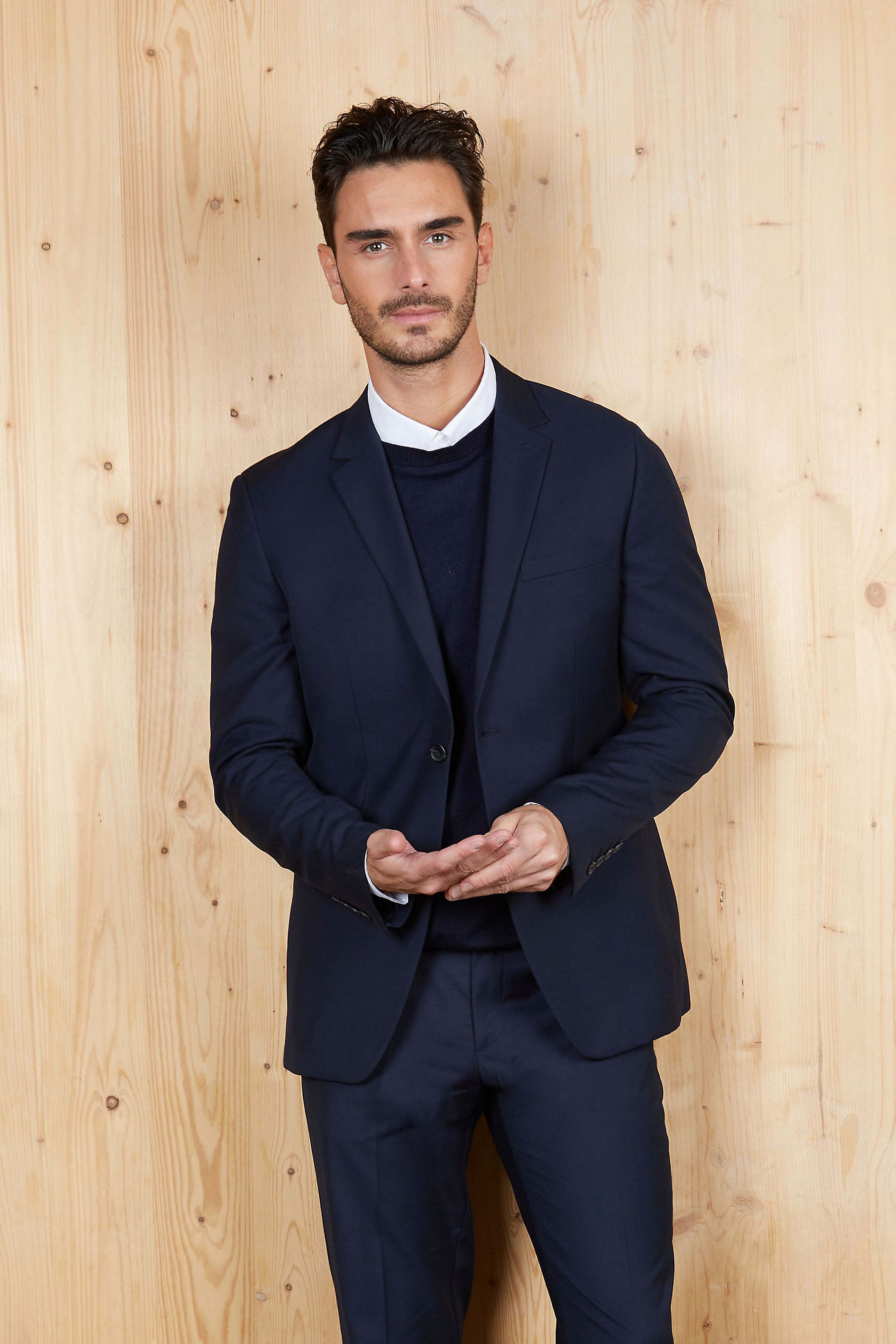 MEN'S SUIT JACKET<br/><p>This elegant, timeless, mid-season suit jacket is an iconic garment and a staple of men's wardrobe. It can be worn as a part of a three-piece suit for formal events or with chinos for a casual style.</p> NEOBLU MARIUS MEN