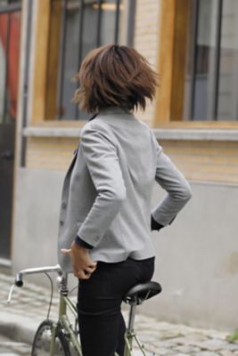 <h1>WOMEN'S PIQUÉ BLAZER</h1><br/><p>This blazer combines the formal chic of the suit jacket with the comfort of the piqué knit fabric.<br />It is versatile as it can be worn with smart trousers for a classic look or with denims for a more casual style.</p> NEOBLU MARCEL WOMEN