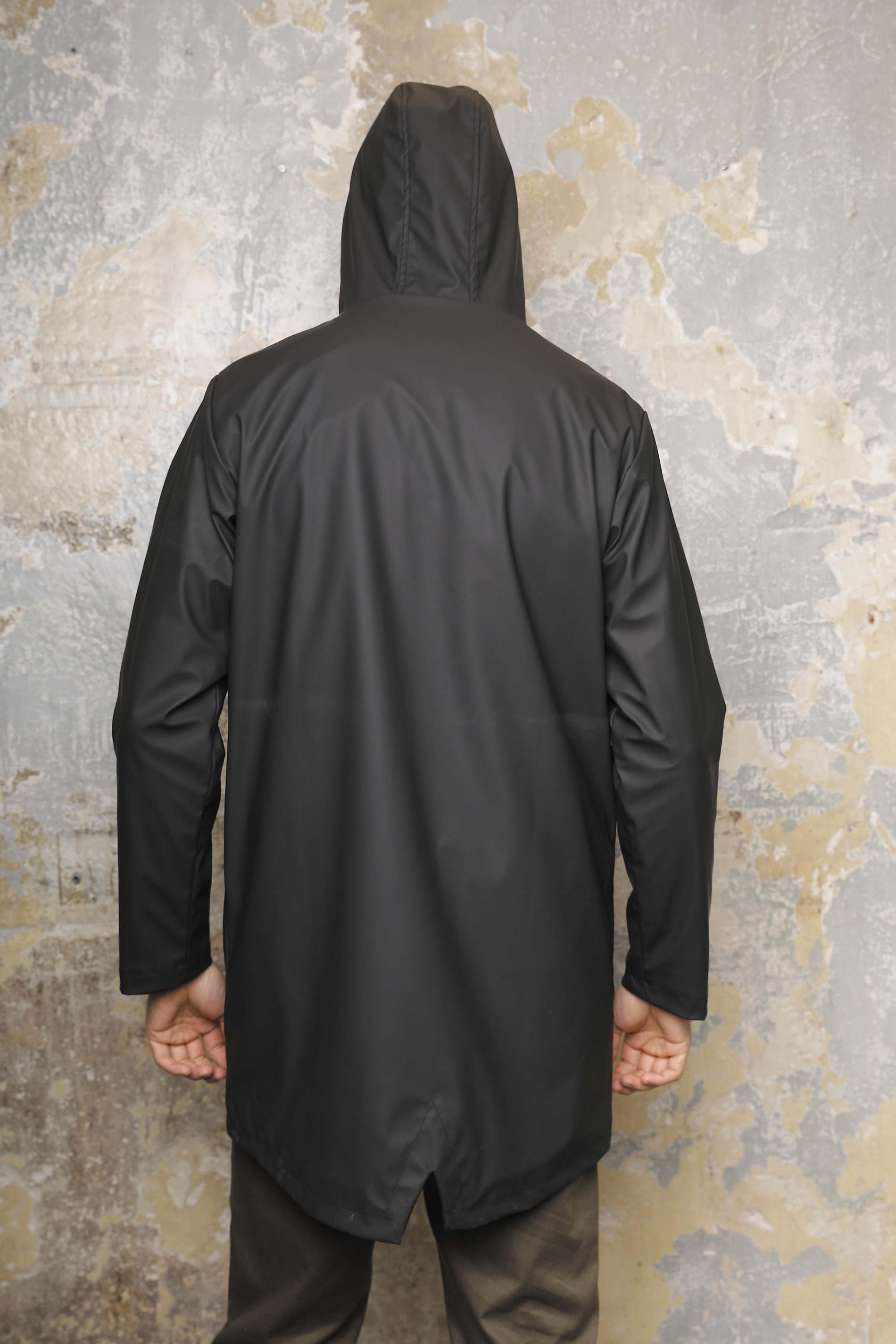MEN'S WATERPROOF WAXED JACKET<br/><p>This revisited waxed jacket is an iconic garment that combines performance and modernity. Its waterproof finishes make it perfectly impermeable and its matt look gives it a modern style.</p> NEOBLU ANTOINE MEN