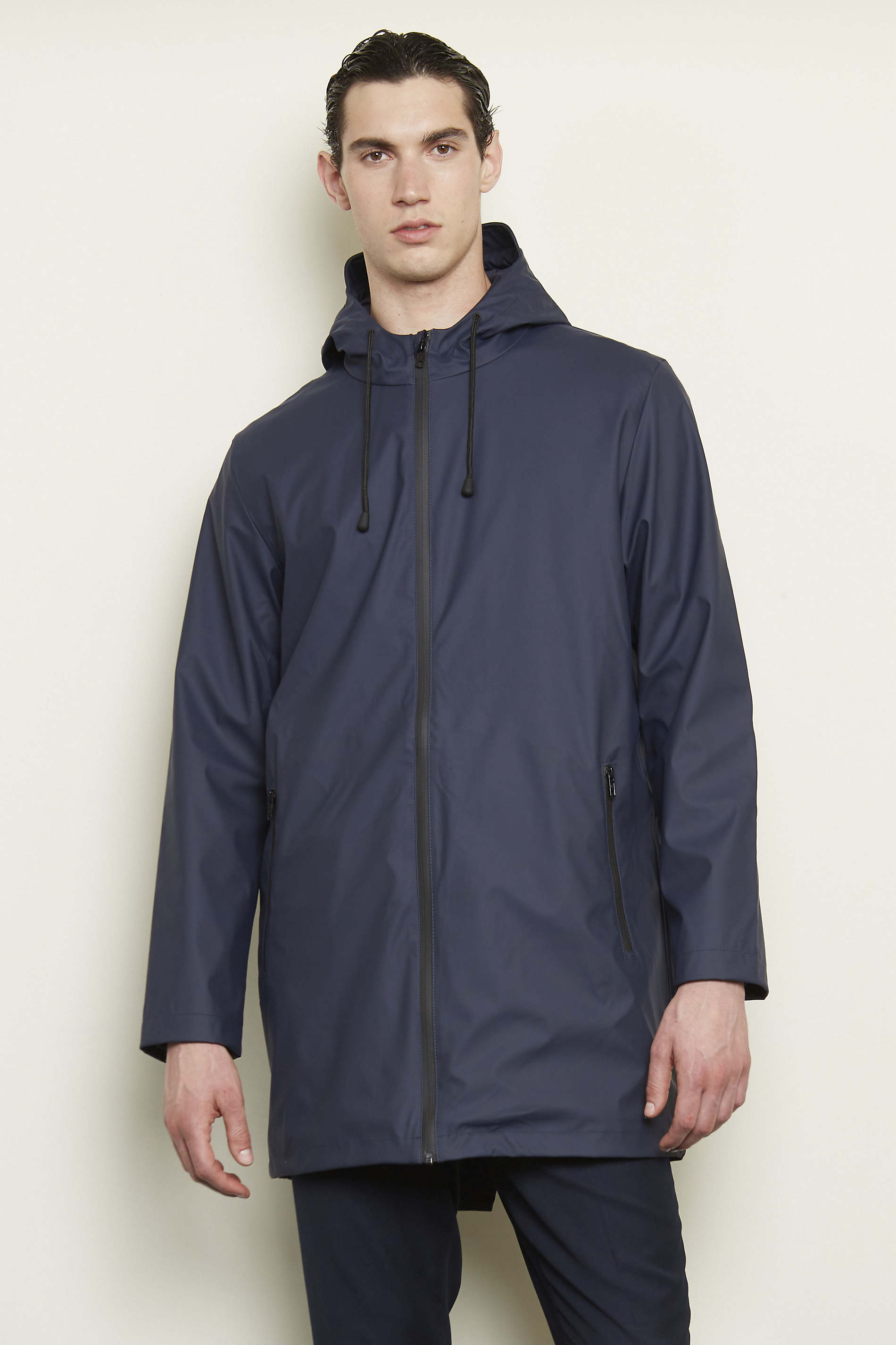 MEN'S WATERPROOF WAXED JACKET<p>This revisited waxed jacket is an iconic garment that combines performance and modernity. Its waterproof finishes make it perfectly impermeable and its matt look gives it a modern style.</p> NEOBLU ANTOINE MEN
