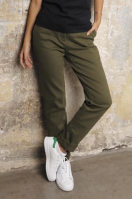 PANTALONES CHINOS MUJER CON CINTURA ELÁSTICA<br/><p>Ideal para cualquier ocasión, este pantalón chino de sarga elástica <br>aporta comodidad y modernidad. Gracias a su cintura elástica, se adapta a todo tipo de cuerpos.</p> NEOBLU GUSTAVE WOMEN