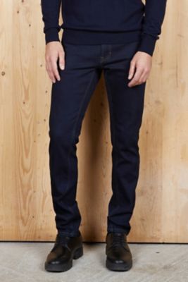 HERREN-STRETCHJEANS STRAIGHT FIT<br/><p>Die unverwechselbare Denimhose in Stretch-Ausführung: Diese 5-Taschen-Jeans mit mittelhohem Bund und geradem Beinverlauf ist ein Klassiker. Sie kann mit dem Blazer NEOBLU MARCEL MEN kombiniert werden, wenn zwanglose Eleganz gewünscht ist, oder mit dem Poloshirt NEOBLU OSCAR MEN, wenn ein sportlicherer Look angesagt ist.</p> NEOBLU GASPARD MEN