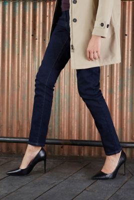 DAMEN-STRETCHJEANS SLIM FIT<br/><p>Die unverwechselbare Denimhose in Stretch-Ausführung: Diese 5-Taschen-Jeans mit mittelhohem Bund und geradem Beinverlauf ist ein Klassiker. Sie kann mit dem Blazer NEOBLU MARCEL WOMEN kombiniert werden, wenn zwanglose Eleganz gewünscht ist, oder mit dem Sweatshirt NEOBLU NICHOLAS WOMEN, wenn ein sportlicherer Look angesagt ist.</p> NEOBLU GASPARD WOMEN