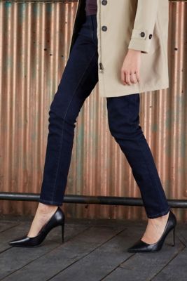 WOMEN'S STRETCH SLIM FIT JEANS<br/><p>Authentic denims in a stretch version: mid rise and slim fit, this 5-pocket model is a timeless piece of clothing. It can be combined with the NEOBLU MARCEL WOMEN jacket, for a casual chic look, or with the NEOBLU NICHOLAS WOMEN sweatshirt, for a sporty style.</p> NEOBLU GASPARD WOMEN