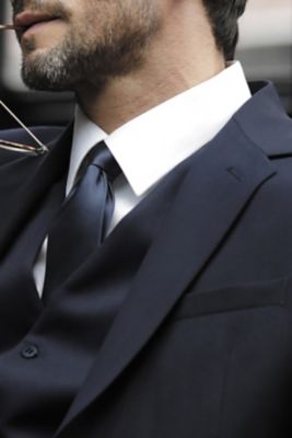 CHEMISE SANS REPASSAGE HOMME<br/><p>Longtemps associée à des usages professionnels, la chemise est maintenant entrée dans le vestiaire du quotidien. Ses finitions, son style et sa qualité en font un allié de toutes les situations. En plus, elle ne nécessite aucun repassage, donc pas d'excuse !</p> NEOBLU BLAISE MEN