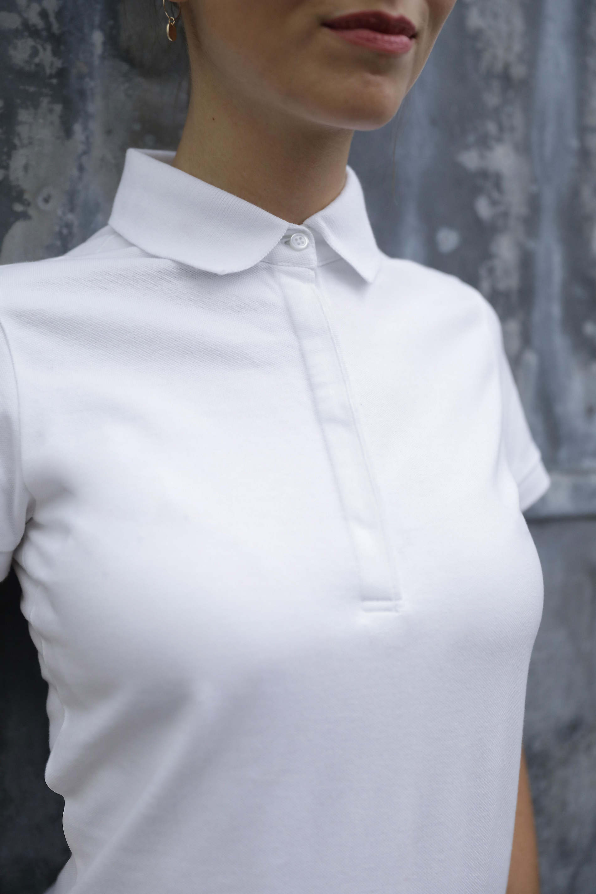 Women's piqué polo shirt with concealed placket<p>Lightweight and comfortable, this short sleeve piqué polo shirt is a simple and casual garment. With its concealed button placket, it is ideal for a casual look, while keeping its smart style.<p> NEOBLU OWEN WOMEN