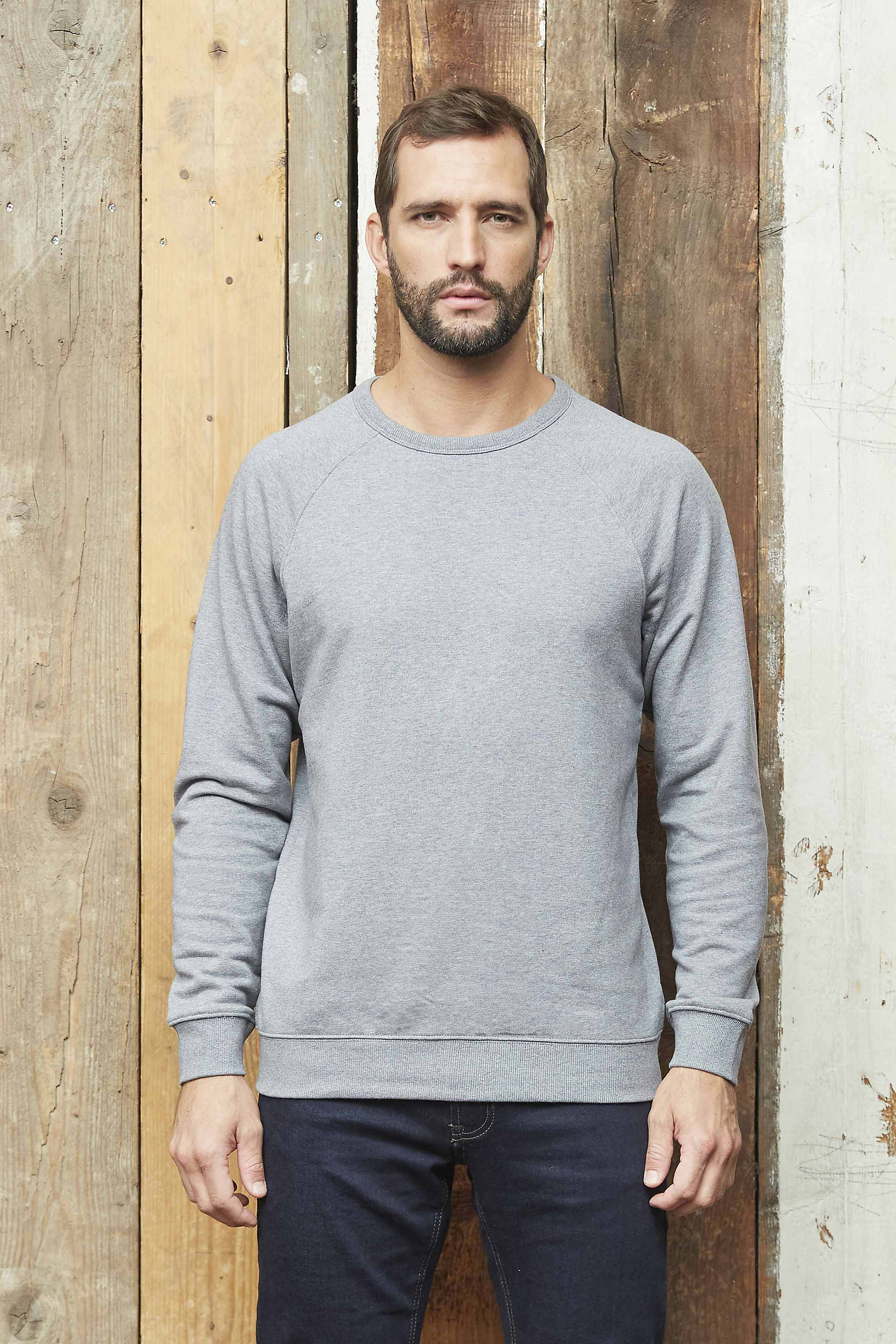 <h1>MEN'S FRENCH TERRY ROUND-NECK SWEATSHIRT</h1><br/><p>Comfortable and convenient, this sweatshirt with elegant finishes and premium fabric is suitable both for a casual and a chic style. It fits perfectly and gives you a trendy look.</p> NEOBLU NELSON MEN