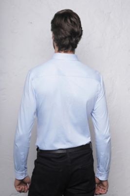 HERRENHEMD AUS MERCERISIERTEM JERSEY<br/><p>Dieses Hemd aus Premium-Baumwolle ist genau das Richtige, wenn lässige Eleganz angesagt ist. Sein gestrickter Jerseystoff ist ultraglatt und geschmeidig, was Ihnen den Tragekomfort eines T-Shirts und die Eleganz eines Hemdes bietet.</p> NEOBLU BALTHAZAR MEN