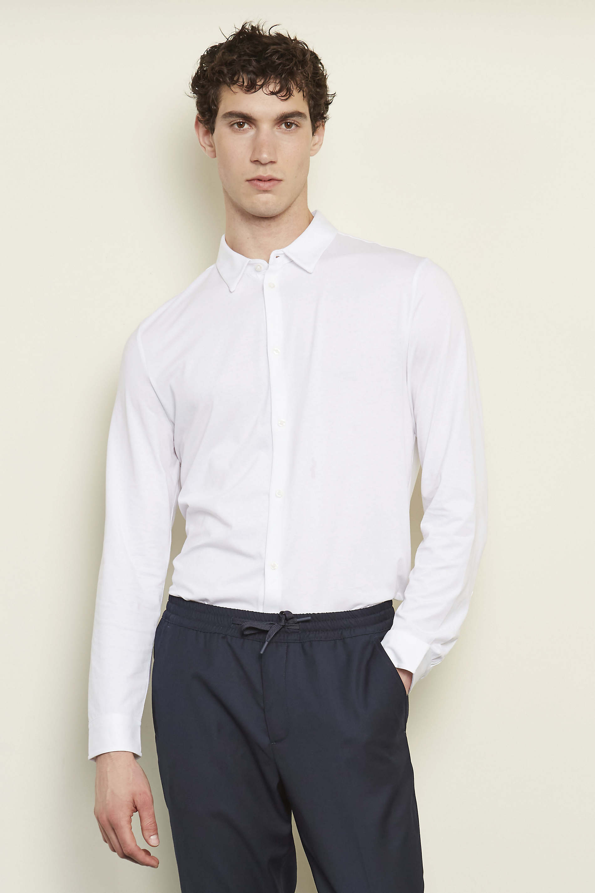 MEN'S MERCERISED JERSEY SHIRT<p>Made of premium cotton, this shirt is ideal for a casual and smart look. Its extremely smooth and soft jersey knit offer the comfort of a T-shirt and the elegance of a shirt.</p> NEOBLU BALTHAZAR MEN