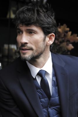 JACQUARD-KRAWATTE, UNIFARBEN<br/><p>Diese Jacquard-Krawatte, die sich ideal zur Vervollständigung eines gepflegten Looks eignet, besticht mit einem geschmackvollen und eleganten Muster.</p> NEOBLU TEODOR