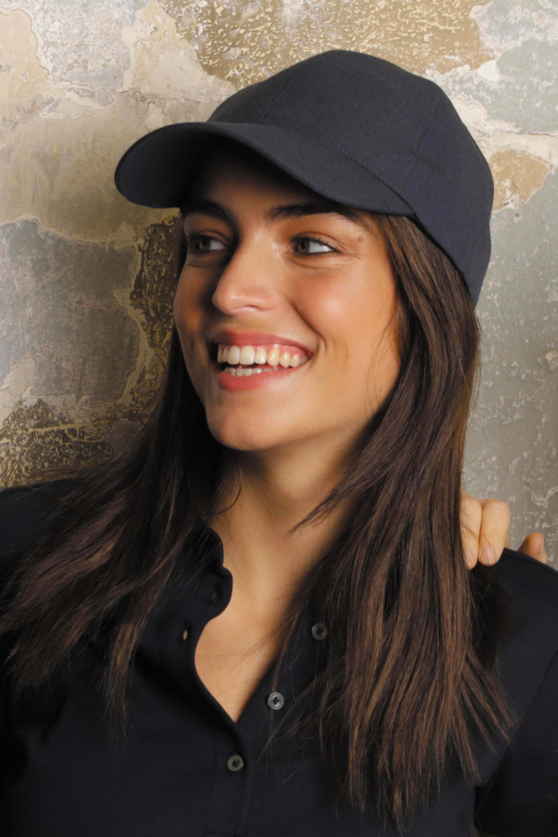 6-PANEL CAP<p>A real urban fashion accessory, the cap has become a must-have. Wit its perfect-fit 6-panel shape and its matt accessories, this model is comfortable and smart.</p> NEOBLU TOM