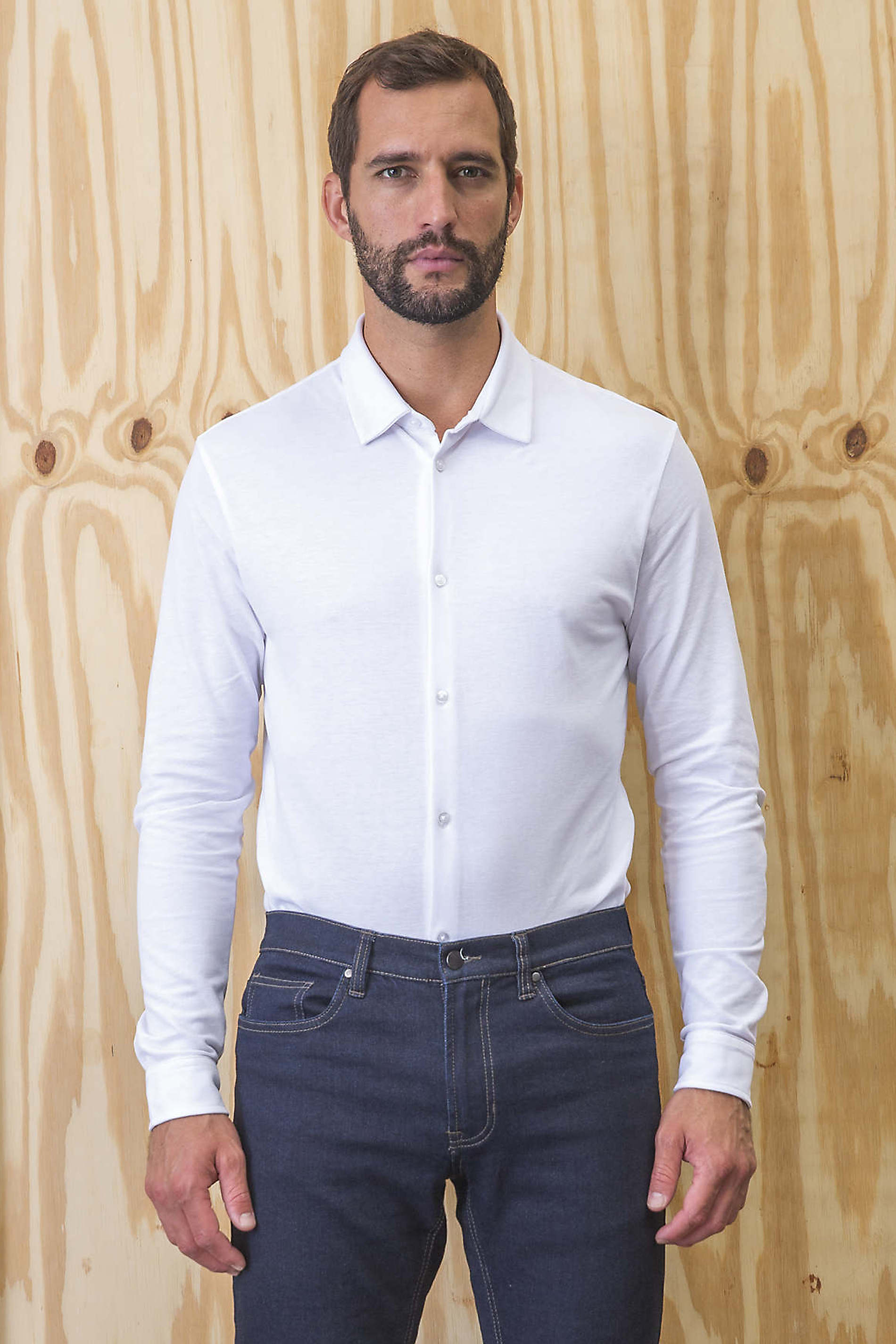 MEN'S COTTON PIQUÉ SHIRT<br/><p>The only apparently classic NEOBLU BASILE shirt is made of 100% organic cotton piqué, a material that gives it a more casual style allowing it to be paired with all types of trousers and jackets.</p> NEOBLU BASILE MEN